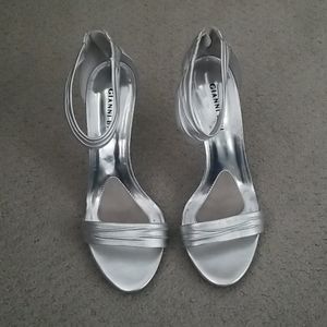 Gianni Bini | Silver Heels